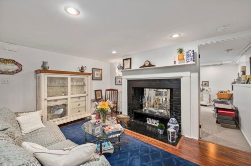 14 Kay St, Middletown RI  02840-7101 exterior