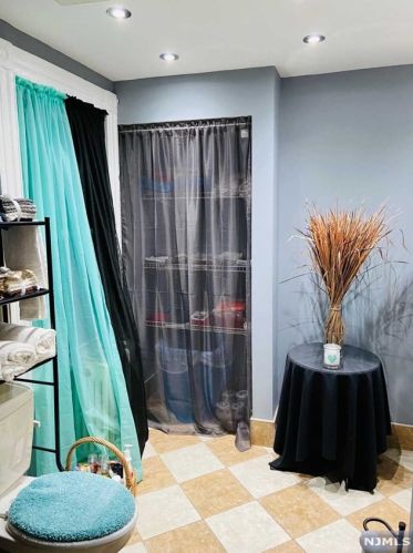 107 Bedford St, East Orange, NJ 07018-1807