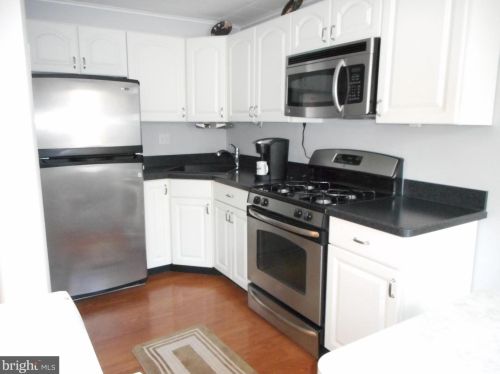 330 Pine St, Manor PA  19036-1008 exterior