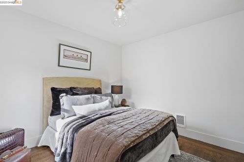 3059 Delaware St, Oakland CA  94602-3219 exterior