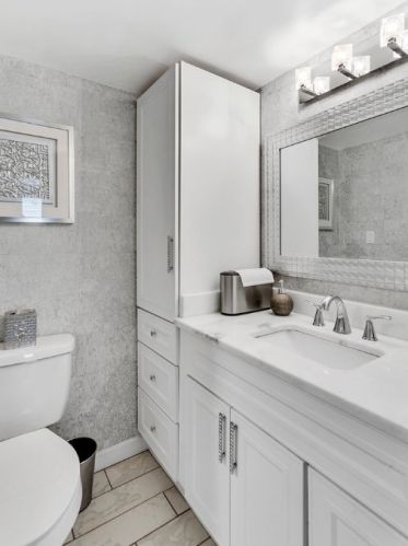 701 Camelot Dr, Pittsburgh PA  15237-4979 exterior