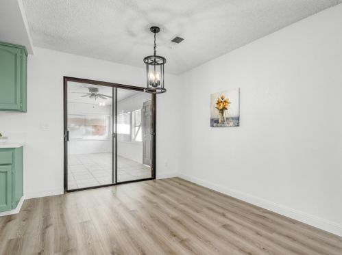 855 Mount Whitney Ave, Laton CA  93242-9724 exterior