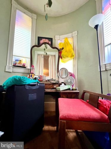 70 Chestnut Ave, Camden NJ  08109-2505 exterior