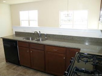 935 King Way, Breinigsville PA  18031-1483 exterior