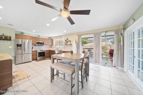 955 Schumann Dr, Sebastian FL  32958-5331 exterior