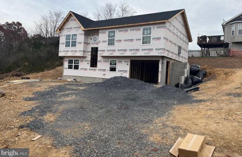 776 Fulton Dr, Strasburg, VA 22657-2877