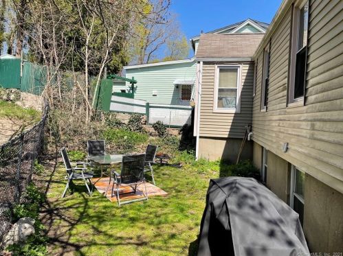 164 Vauxhall St, United States Coast Guard Ac CT  06320-3822 exterior