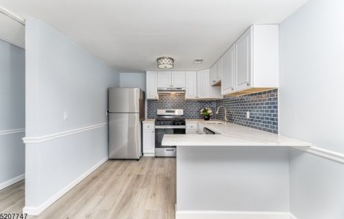 18 Outlook Ave, Mount Olive NJ  07828-2919 exterior