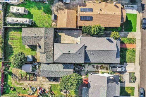 221 Cambridge Ave, San Leandro CA  94577-1825 exterior