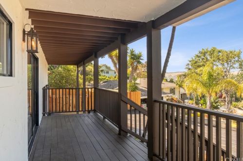 1500 Hillcrest Dr, Pismo Beach CA  93420-2215 exterior