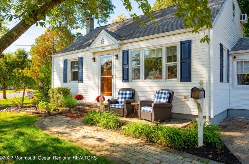 30 Schiverea Ave, East Freehold, NJ 07728-1854