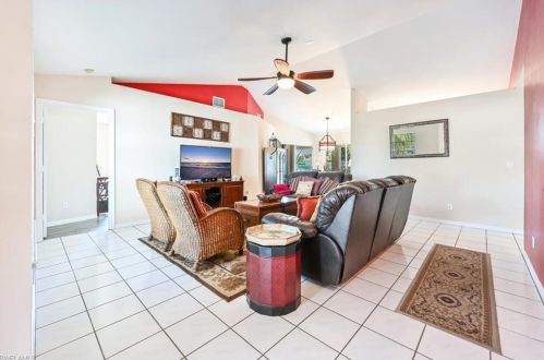 1250 Rordon Ave, Naples, FL 34103-4573