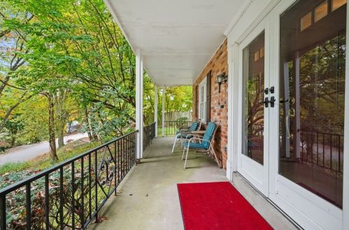 136 Woodshire Rd, Pittsburgh, PA 15215-1714