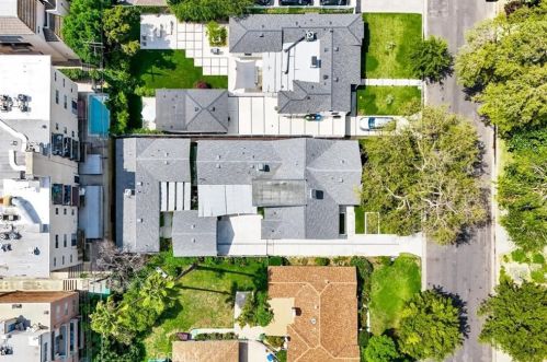 11512 La Maida St, North Hollywood CA  91601-4323 exterior