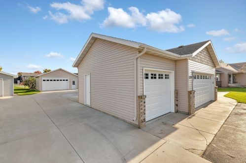 210 Jasmine Ln, Saint Joseph, MN 56374-4640