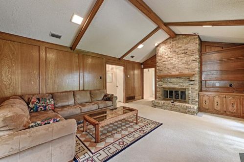 1319 Huntington Dr, Richardson TX  75080-2810 exterior