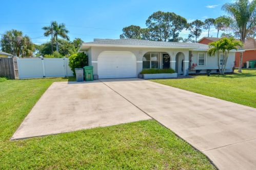 1167 Proctor Ln, Fort Pierce, FL 34983-3223
