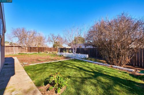 30 Gerald Ct, West Pittsburg, CA 94565-3119