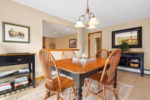 10 Wedgewood Ln, Wapping CT 06074-1580 exterior