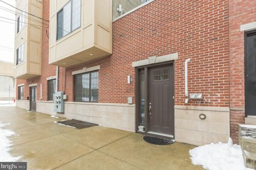 2352 Federal St, Philadelphia PA  19146-4124 exterior