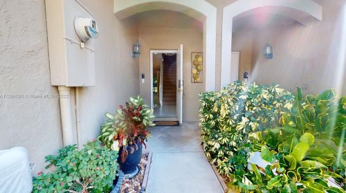 12004 2nd St, Hollywood, FL 33025-5915