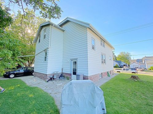 1705 Marshall St, Manitowoc, WI 54220-5037