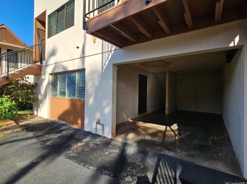 98-424 Kaonohi St, Aiea, HI