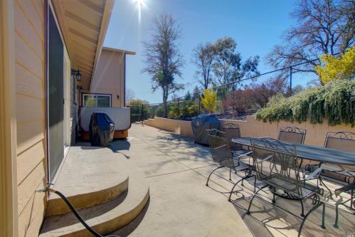 2979 Keeling Ave, Lakeport CA  95453-6804 exterior