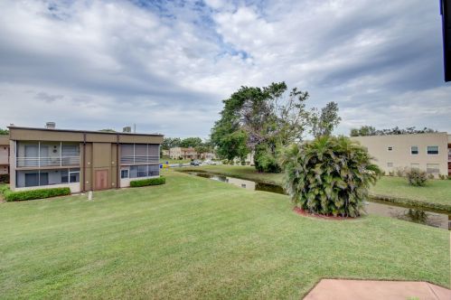 814 Normandy Q, Delray Beach FL  33484-7932 exterior