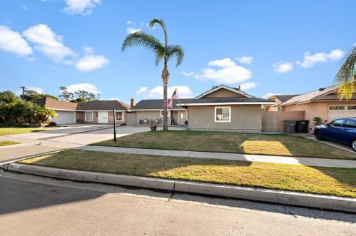 24272 Larkwood Ln, El Toro, CA 92630-5218