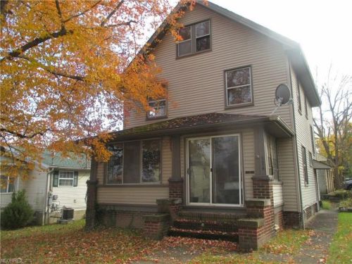 374 Maplewood Ave, Struthers OH  44471-1817 exterior