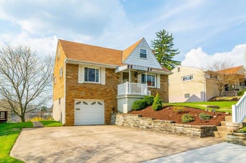 1944 Worcester Dr, Pittsburgh, PA 15243-1540