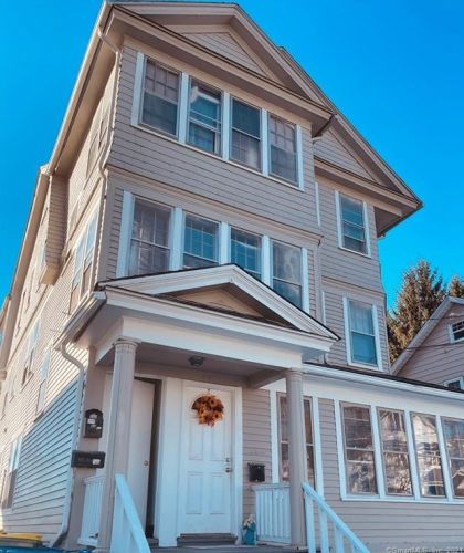 43 Earl St, Waterbury CT  06710-1735 exterior