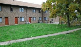 402 Shelby Ave, Radcliff KY  40160-9458 exterior