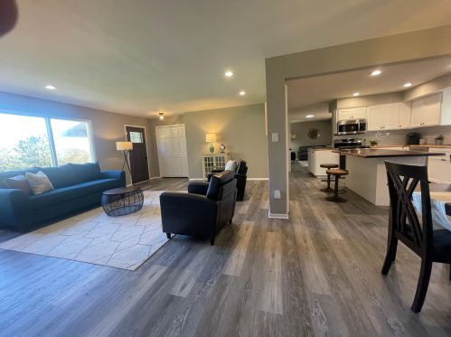 1115 Summit Dr, Waukesha WI  53186-5435 exterior