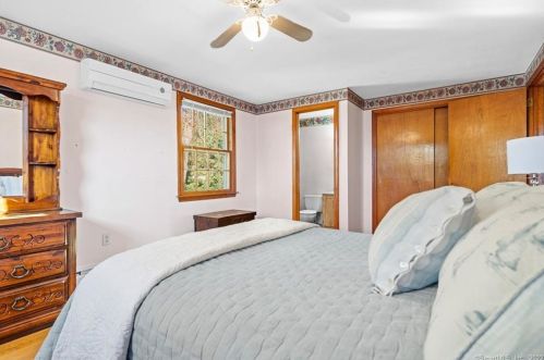 542 Forest St, Hartford CT  06118-2035 exterior