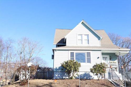 113 Birch St, Waterbury, CT 06704-3808