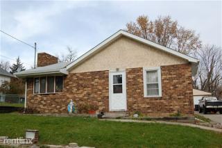 1303 Burnham Ave, Des Moines IA  50315-6132 exterior