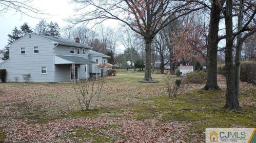 10 Janet Ct, East Brunswick, NJ 08816-4525