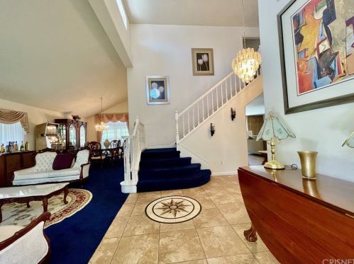 21985 Wakefield Ct, Santa Clarita, CA 91350-3979