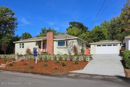 633 Poppyfields Dr, Altadena CA  91001-1923 exterior