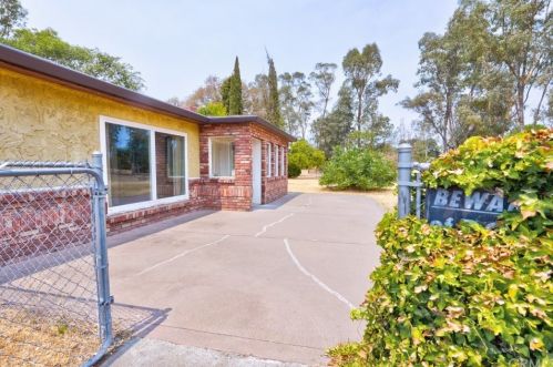 8315 Sherwood Blvd, Los Molinos, CA 96055-9758