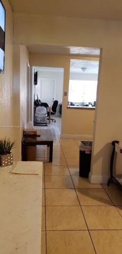 6801 21st St, Hollywood FL  33023-2711 exterior