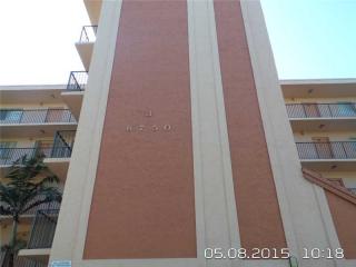 8750 Sherman Cir, Hollywood FL  33025-2045 exterior