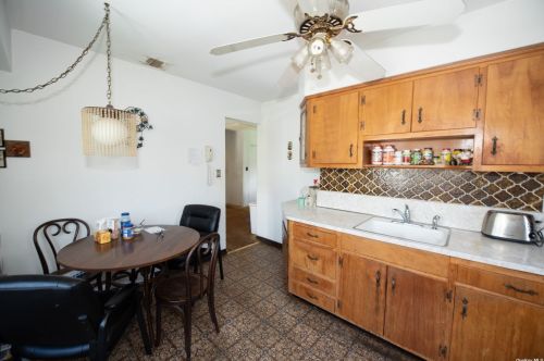 6 Celia Ln, Northport NY  11768-3049 exterior