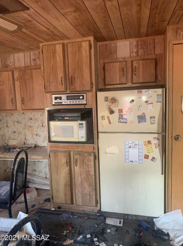 4973 Sullinger Ave, Tucson, AZ 85705-1831