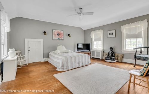 741 Roseld Ave, Tinton Falls NJ  07712-4149 exterior