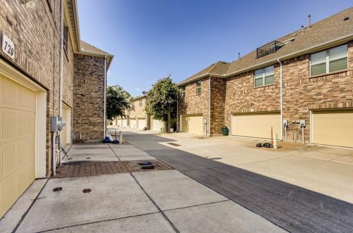720 Greenville Ave, Richardson TX  75081-4112 exterior