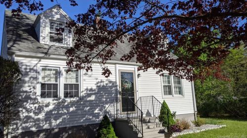 24 Sunset Rd, North Branford, CT 06471-1116