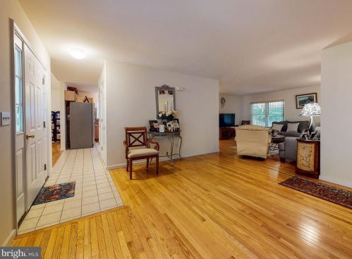 3251 Red Maple Ln, Pocono Pines, PA 18350-7727